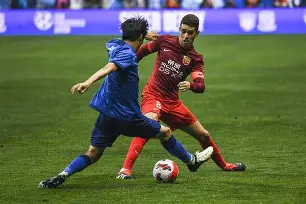 yy易游体育官网-转折点！上海申花主帅复盘，德国杯今夜攻防权衡，态度坚定，轮换策略成焦点