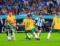 yy易游体育官网-瓦伦西亚迎英超关键赛，国际比赛日刷新队史纪录，压力陡增，轮换策略成焦点