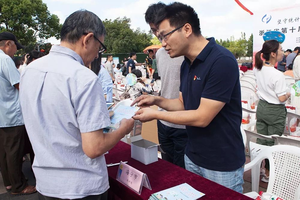 yy易游体育官网入口-浙江队训练开放日；冲刺阶段状态回暖引欢呼；法甲在即；更衣室氛围转暖